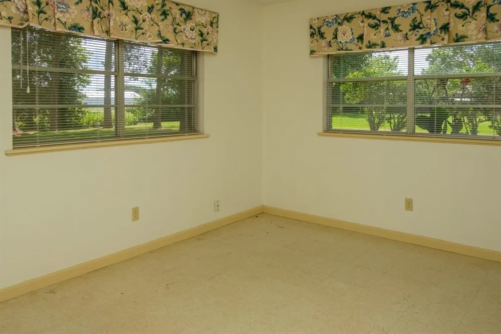 9231 Kostelnik Street Needville, TX 77461