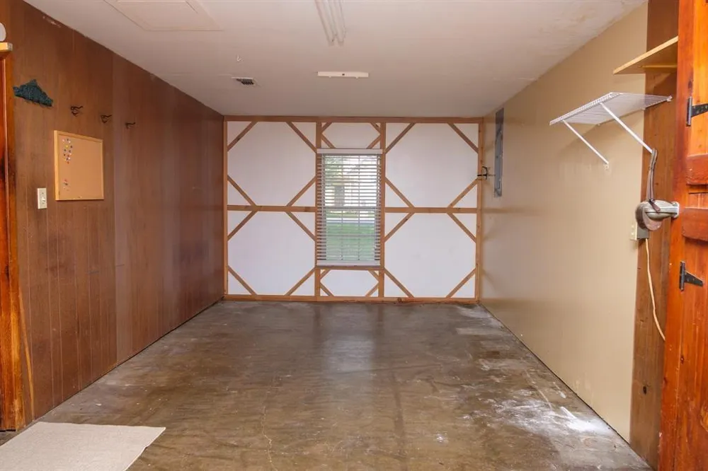 9231 Kostelnik Street Needville, TX 77461