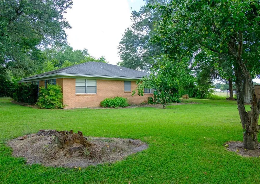 9231 Kostelnik Street Needville, TX 77461