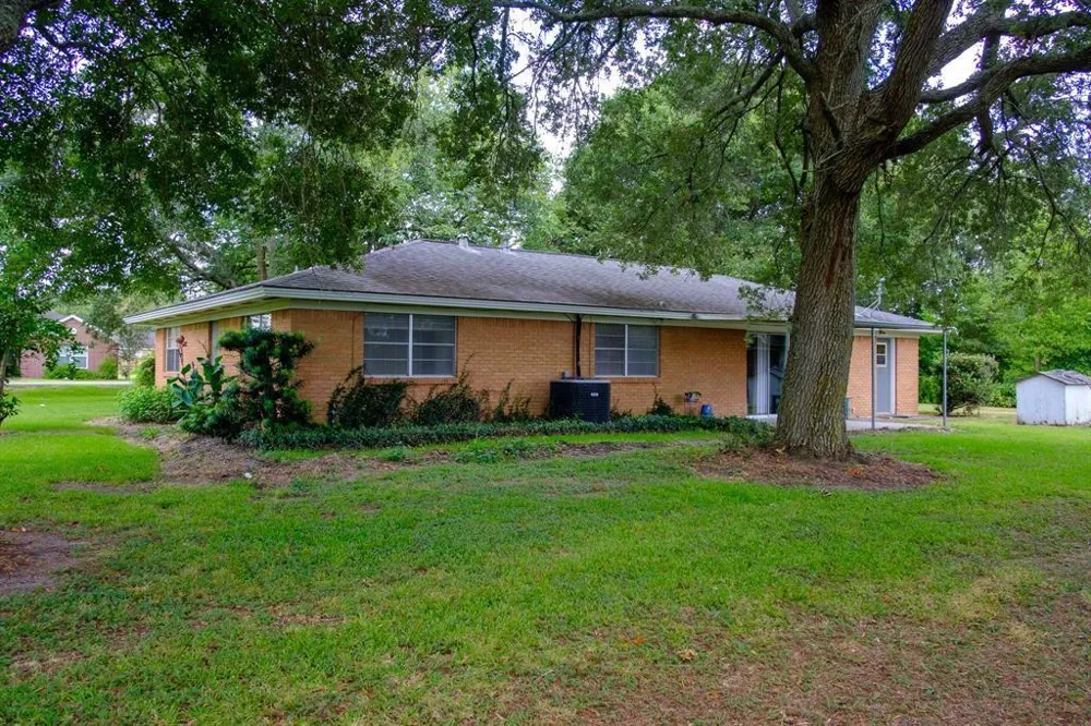 9231 Kostelnik Street Needville, TX 77461