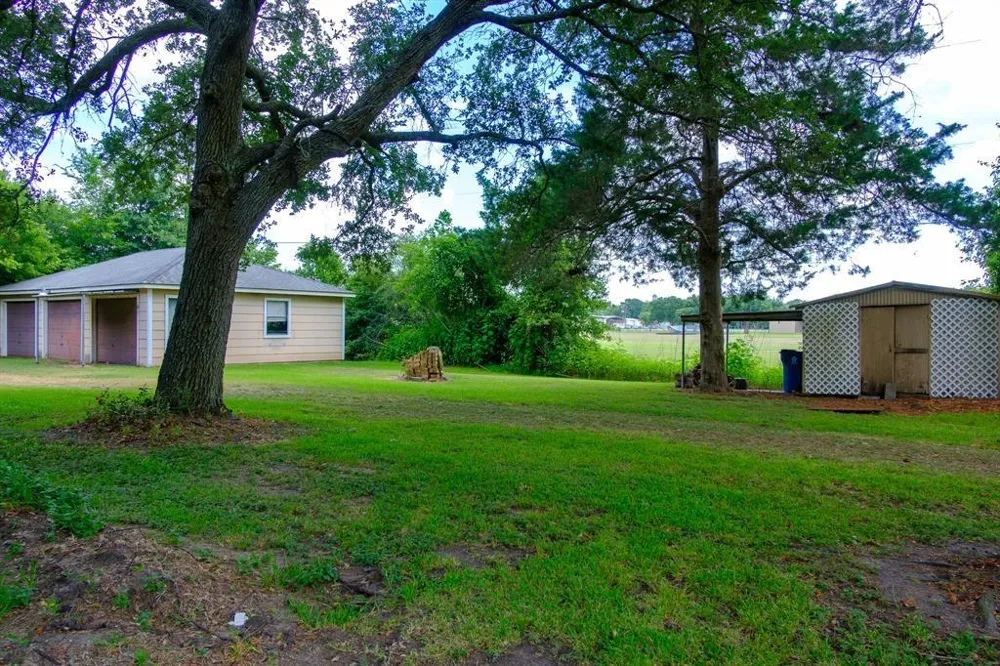 9231 Kostelnik Street Needville, TX 77461