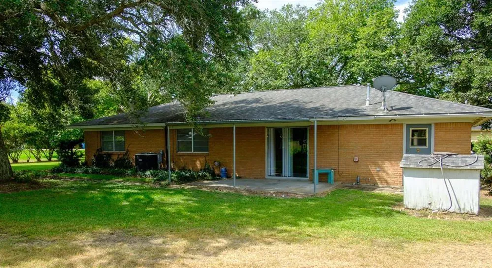 9231 Kostelnik Street Needville, TX 77461