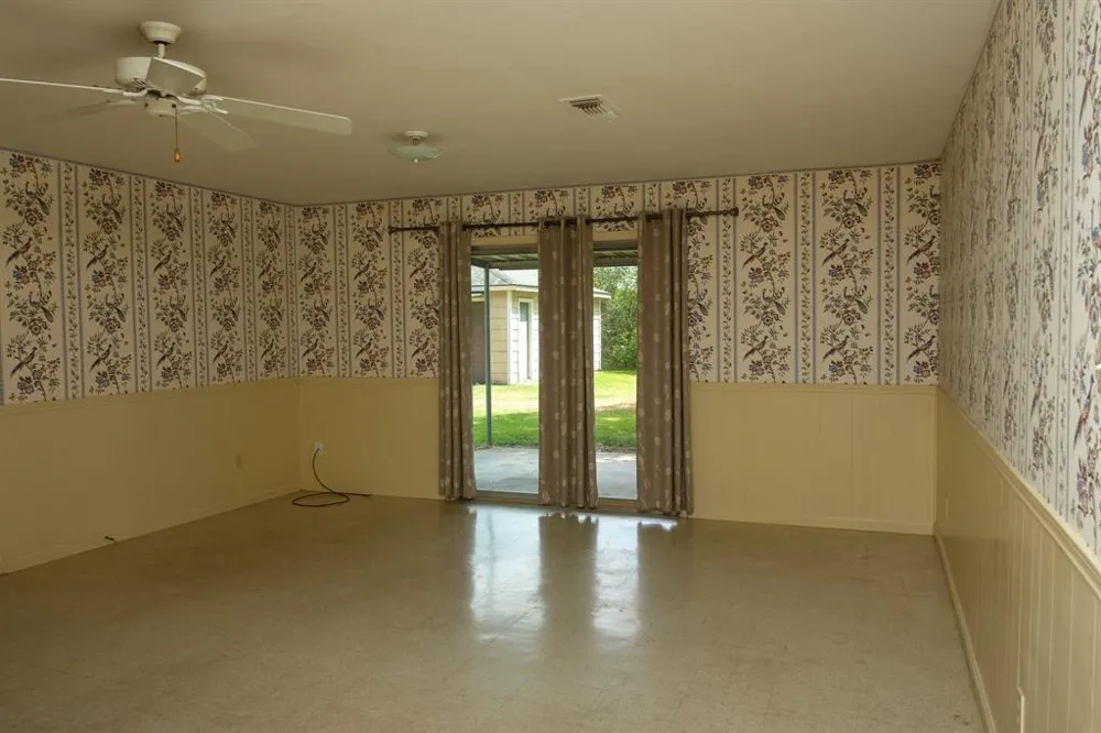 9231 Kostelnik Street Needville, TX 77461
