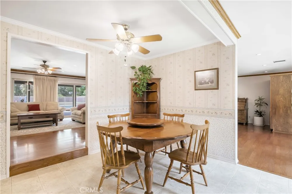 15803 Gault Street Lake Balboa, CA 91406