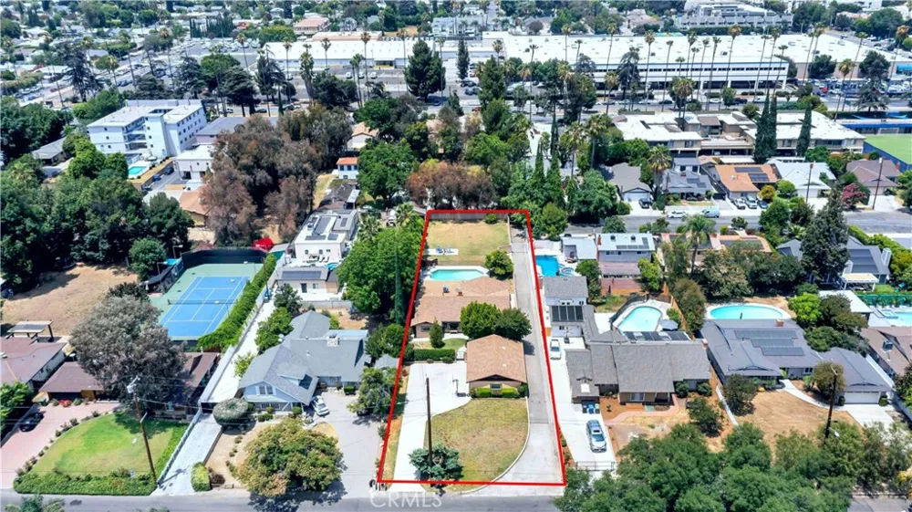15803 Gault Street Lake Balboa, CA 91406