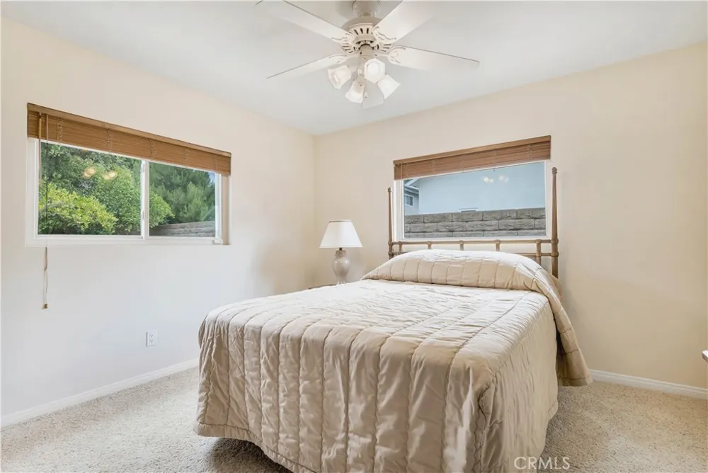15803 Gault Street Lake Balboa, CA 91406