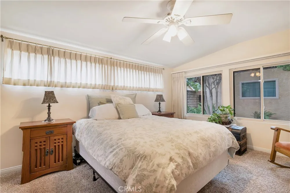 15803 Gault Street Lake Balboa, CA 91406