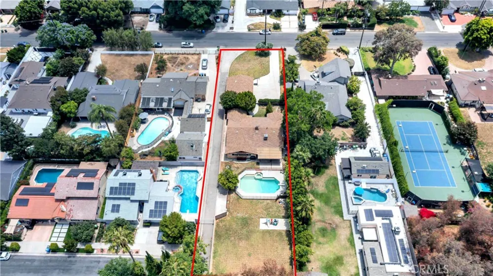 15803 Gault Street Lake Balboa, CA 91406