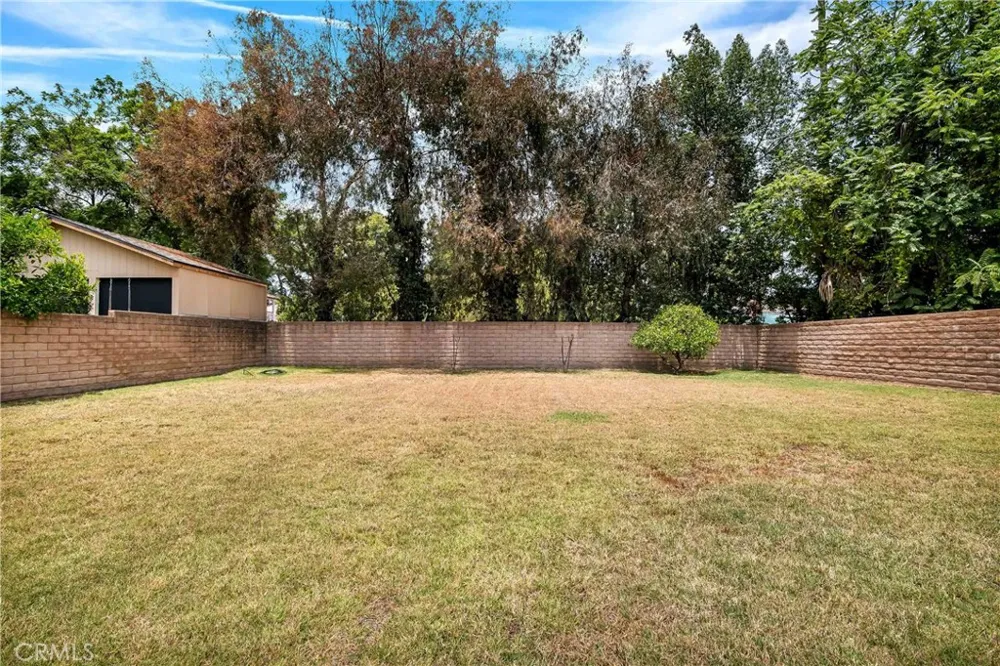 15803 Gault Street Lake Balboa, CA 91406