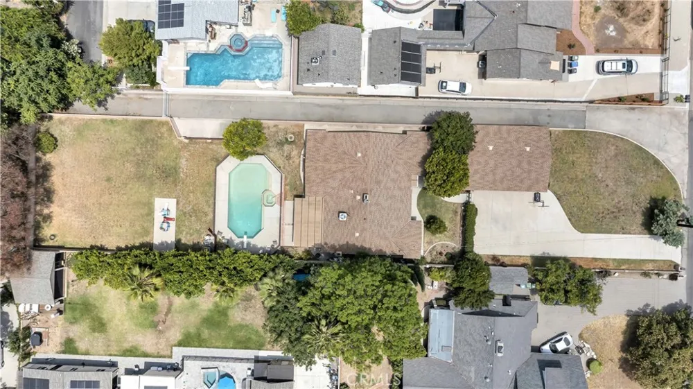 15803 Gault Street Lake Balboa, CA 91406