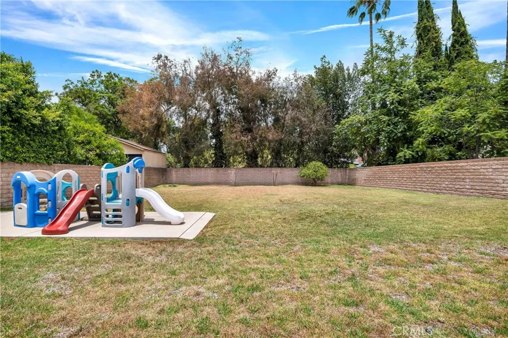 15803 Gault Street Lake Balboa, CA 91406