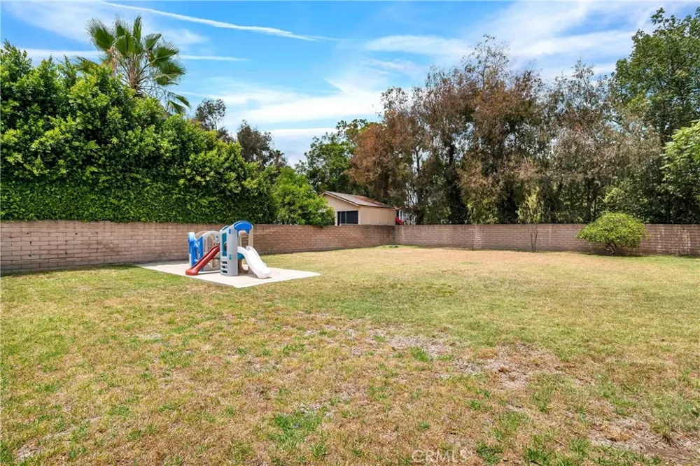 15803 Gault Street Lake Balboa, CA 91406
