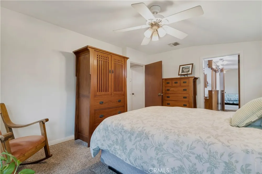 15803 Gault Street Lake Balboa, CA 91406