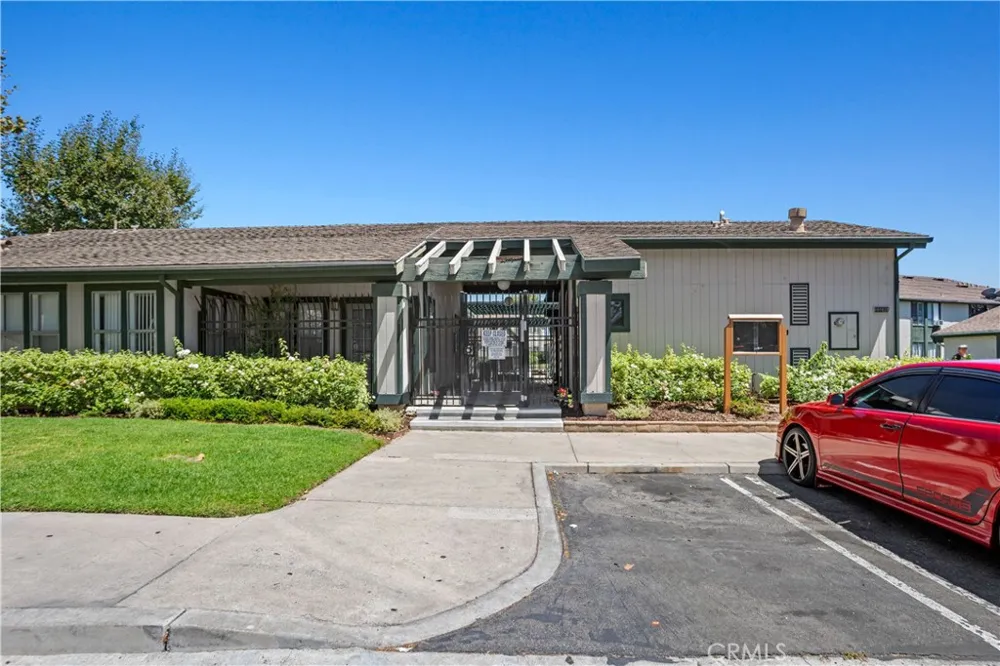 23232 orange av #2 Lake Forest, CA 92630