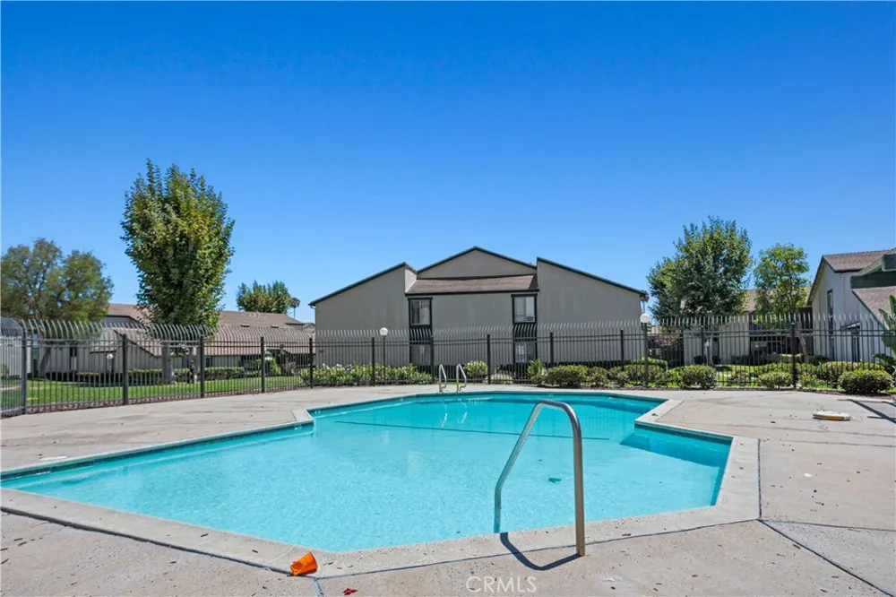 23232 orange av #2 Lake Forest, CA 92630