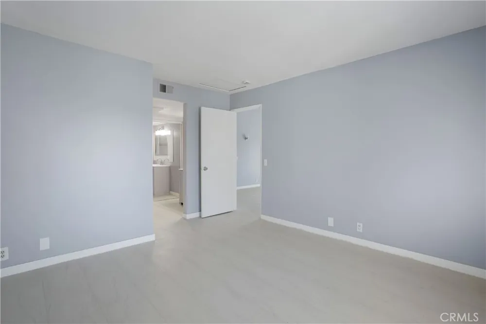 23232 orange av #2 Lake Forest, CA 92630