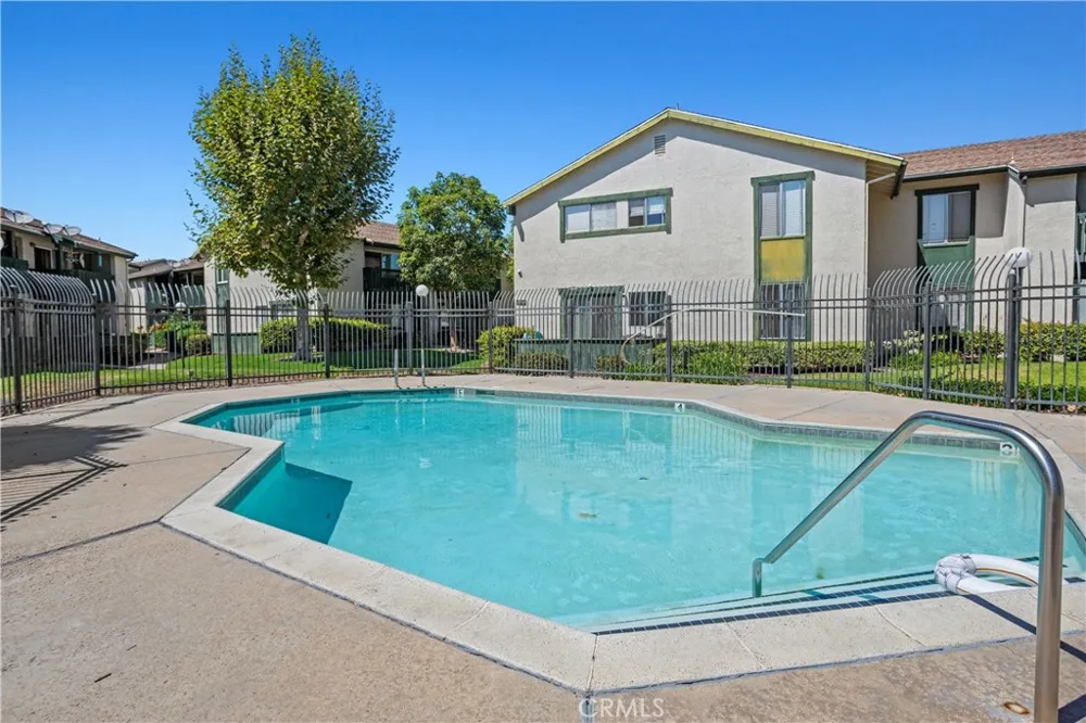 23232 orange av #2 Lake Forest, CA 92630