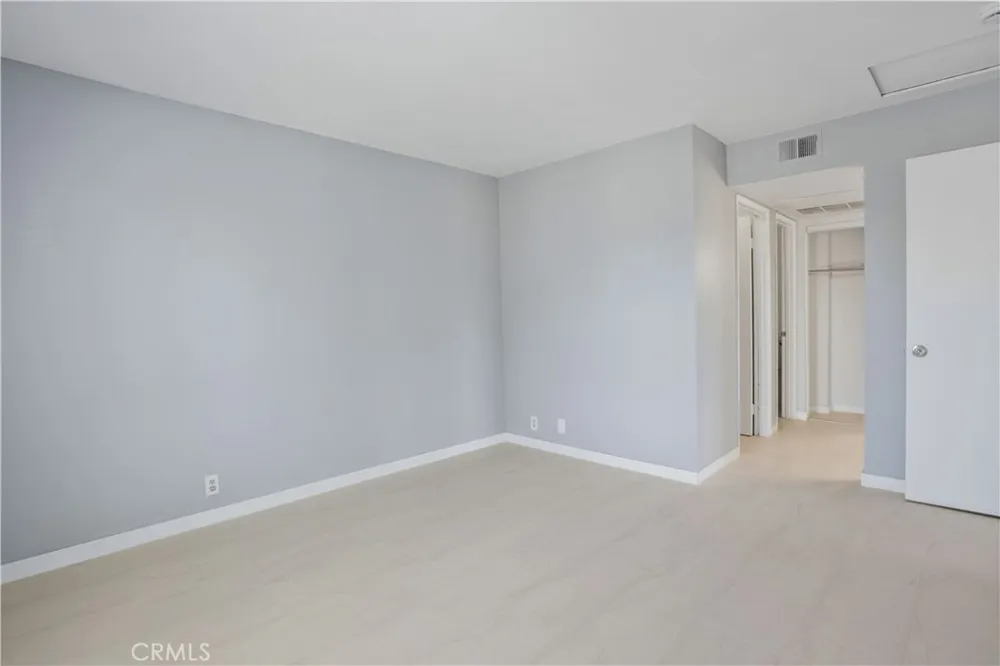 23232 orange av #2 Lake Forest, CA 92630