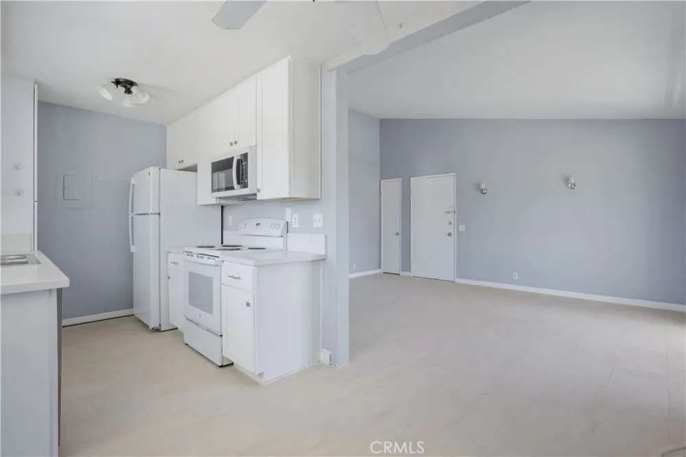 23232 orange av #2 Lake Forest, CA 92630