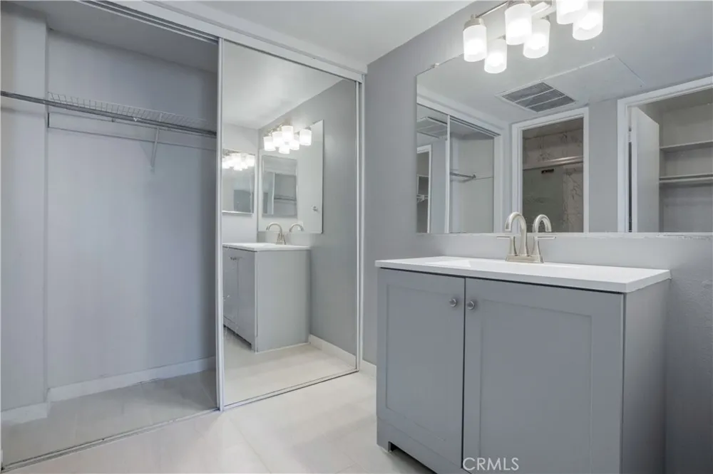 23232 orange av #2 Lake Forest, CA 92630