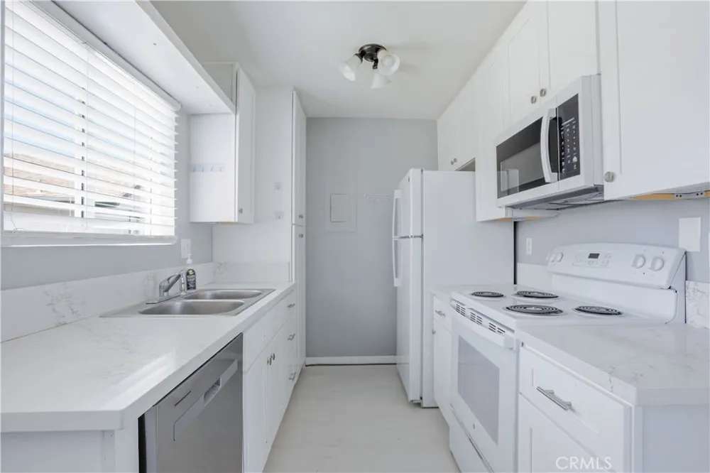 23232 orange av #2 Lake Forest, CA 92630