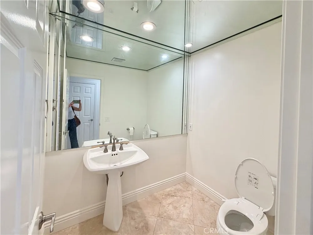 2 Vienna Newport Beach, CA 92660