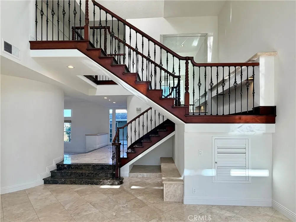 2 Vienna Newport Beach, CA 92660