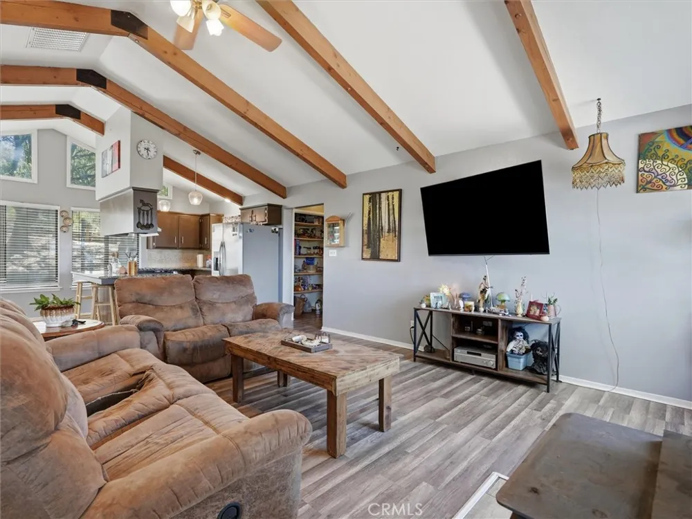 40528 Jean W Oakhurst, CA 93644