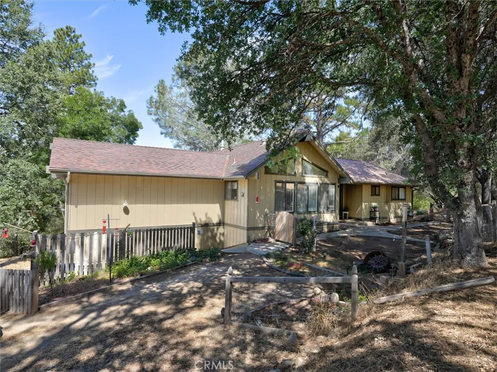 40528 Jean W Oakhurst, CA 93644