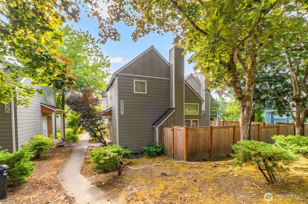 8442 26th Avenue SW #A Seattle, WA 98106