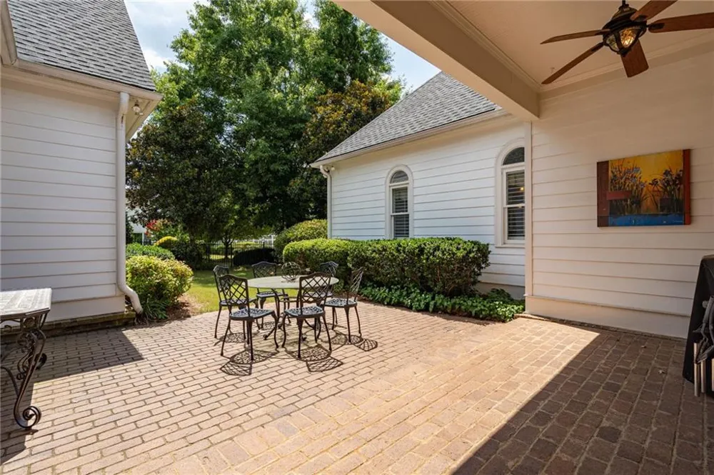 300 Horseshoe Bend Statham, GA 30666