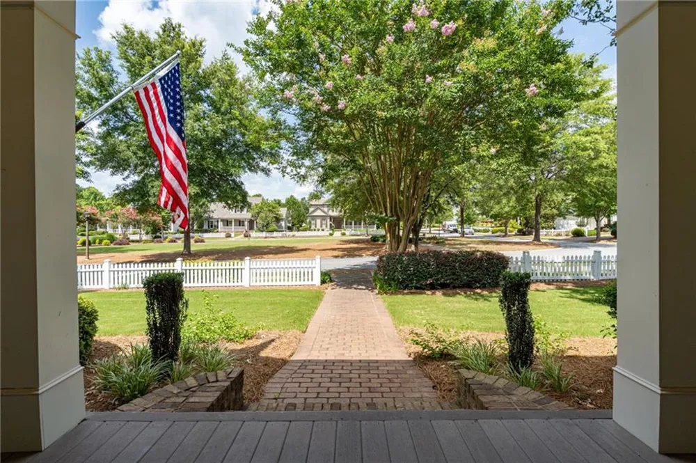 300 Horseshoe Bend Statham, GA 30666