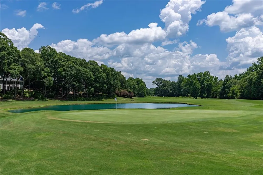 300 Horseshoe Bend Statham, GA 30666