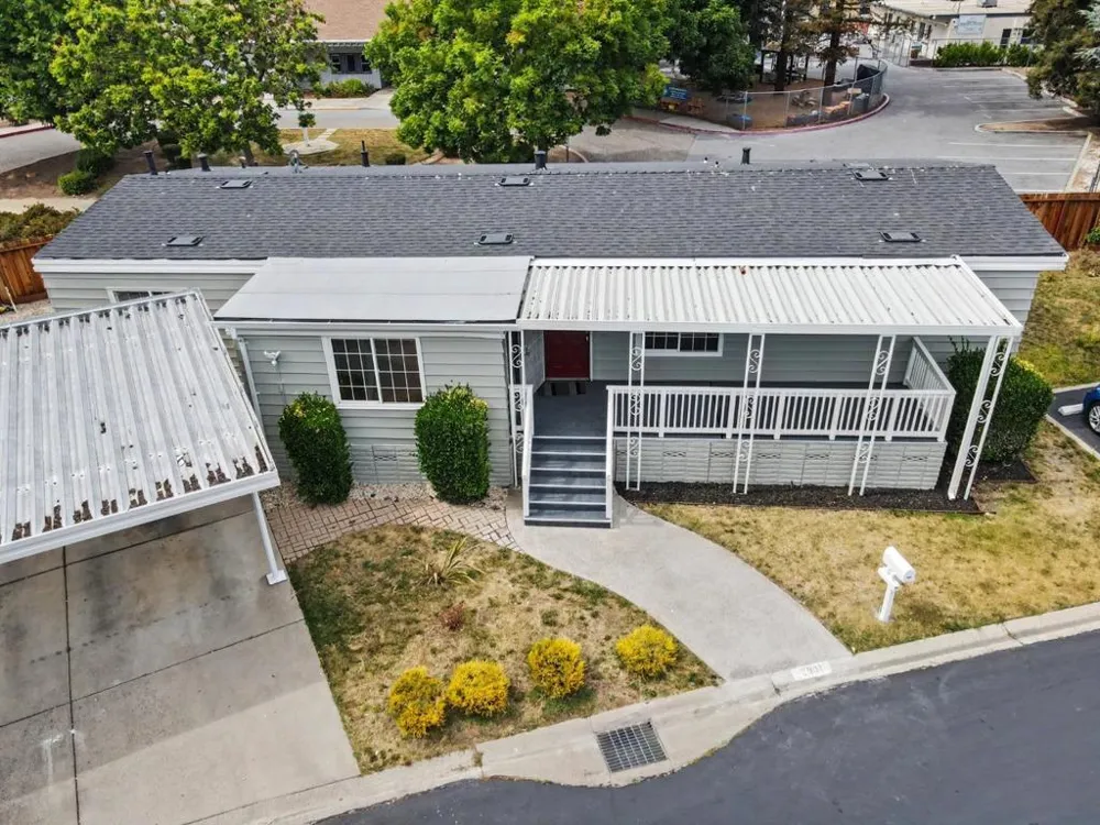 2901 Moss Hollow Drive #2901 San Jose, CA 95121