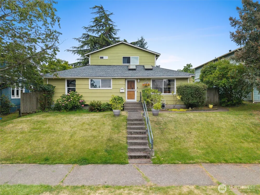 4821 S Brandon Street Seattle, WA 98118