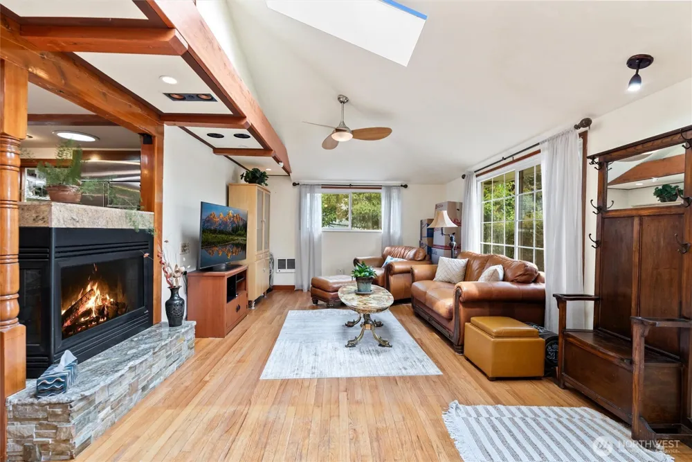 4821 S Brandon Street Seattle, WA 98118