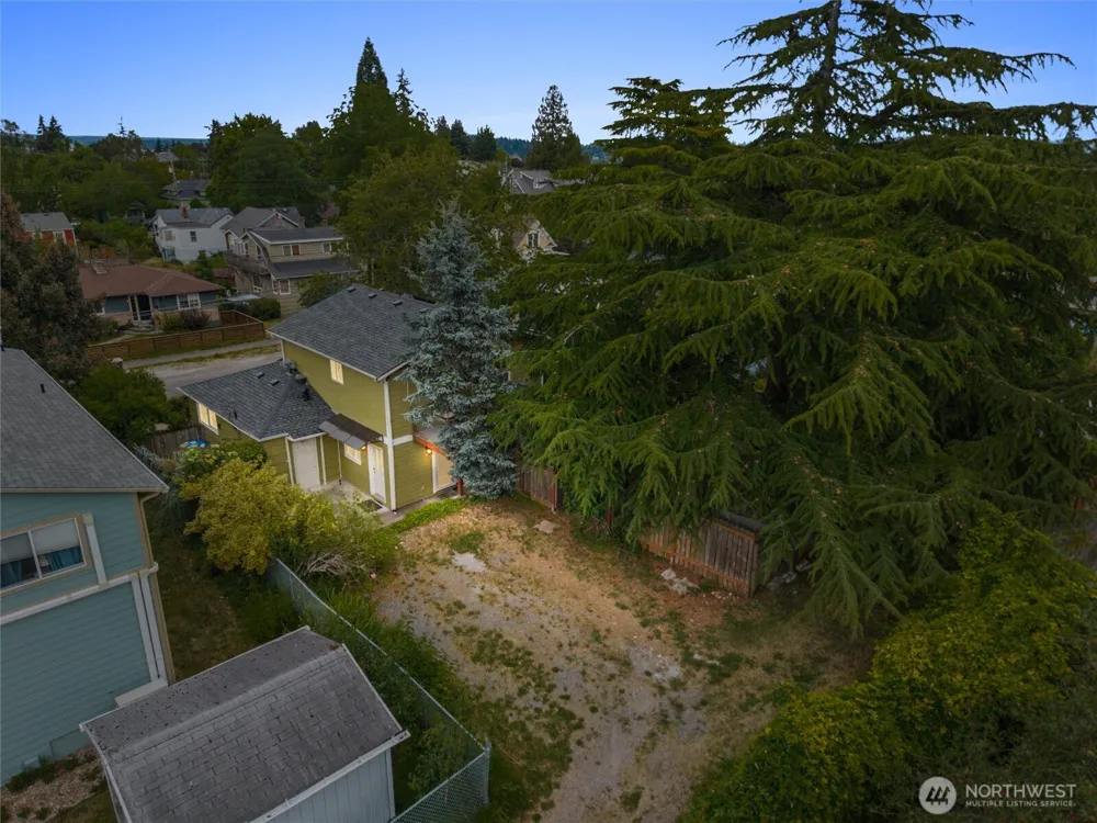 4821 S Brandon Street Seattle, WA 98118