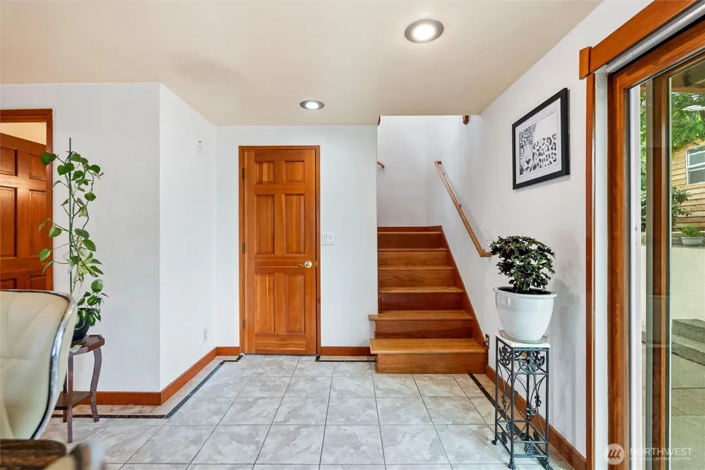 4821 S Brandon Street Seattle, WA 98118
