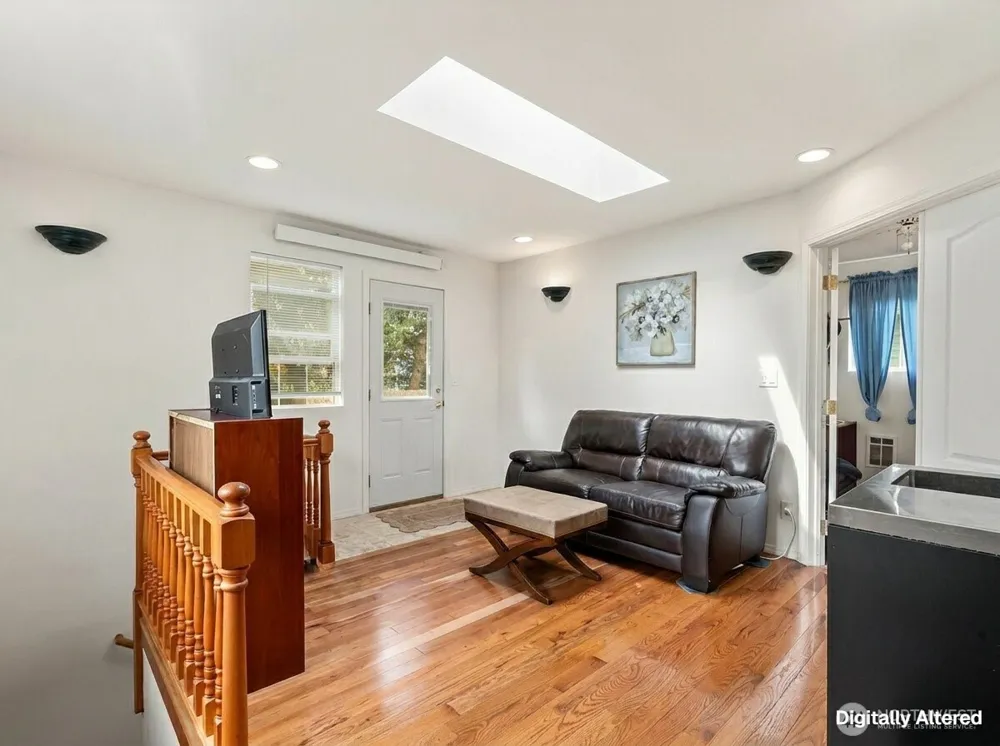 4821 S Brandon Street Seattle, WA 98118