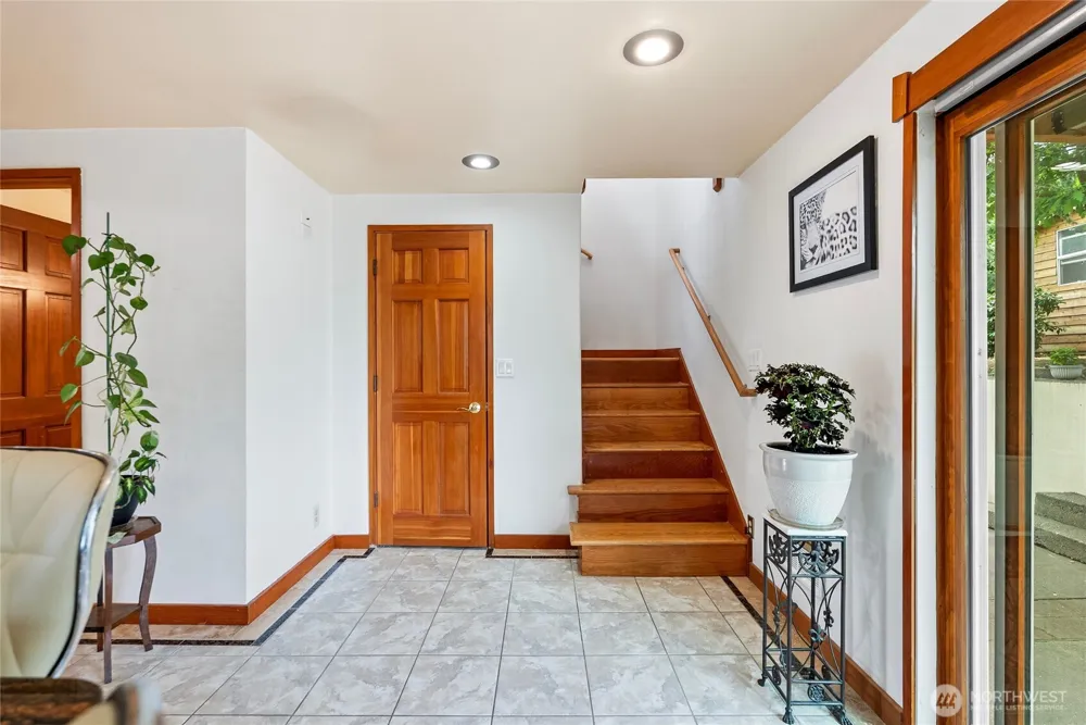 4821 S Brandon Street Seattle, WA 98118