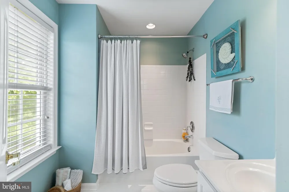 20 GIBSON DRIVE Fredericksburg, VA 22406