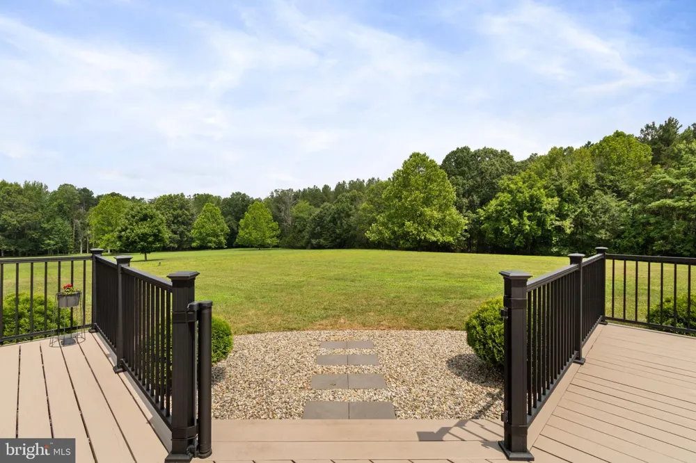 20 GIBSON DRIVE Fredericksburg, VA 22406
