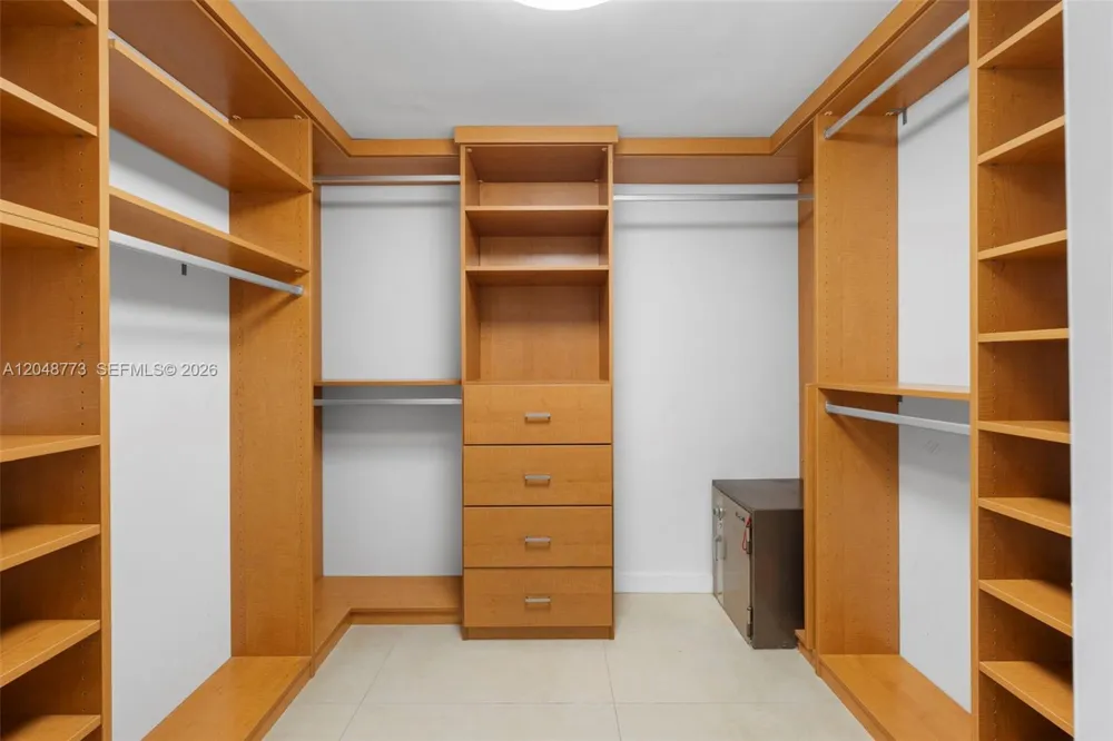 181 Crandon Blvd #301 Key Biscayne, FL 33149
