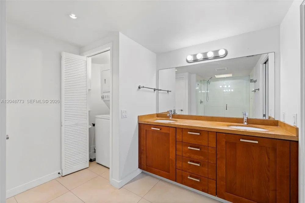 181 Crandon Blvd #301 Key Biscayne, FL 33149