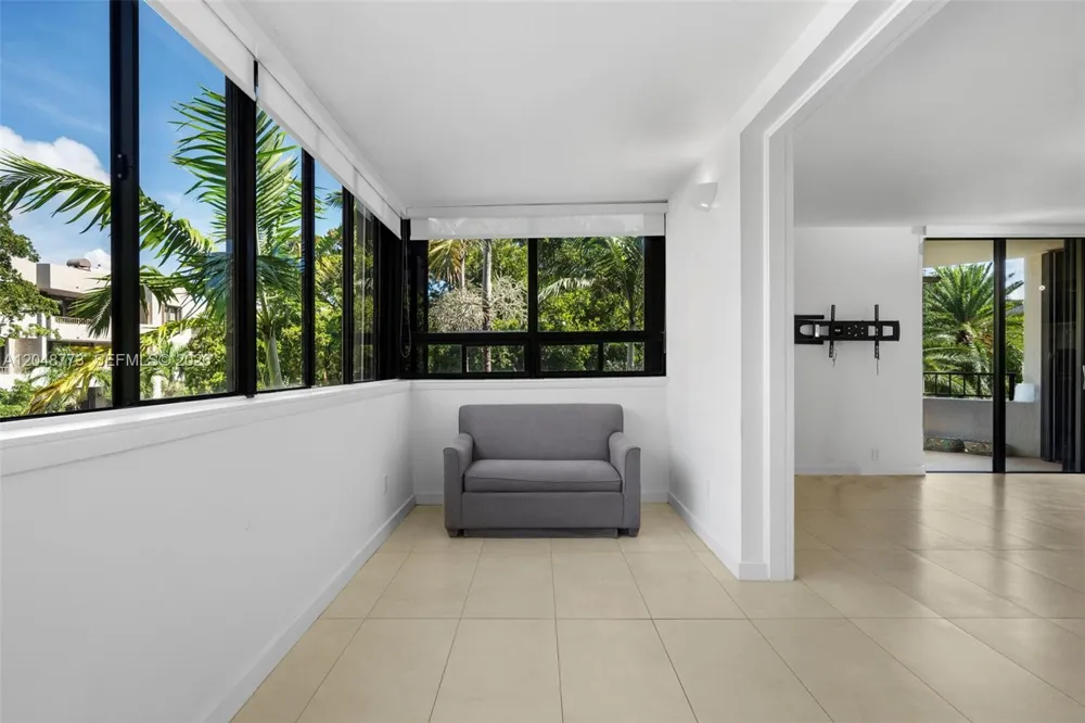 181 Crandon Blvd #301 Key Biscayne, FL 33149