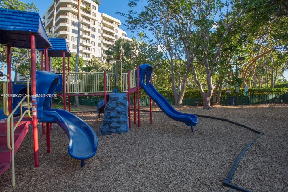 181 Crandon Blvd #301 Key Biscayne, FL 33149