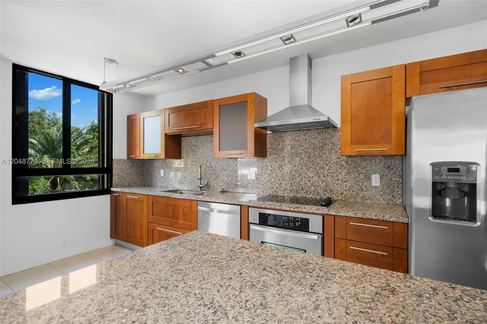 181 Crandon Blvd #301 Key Biscayne, FL 33149