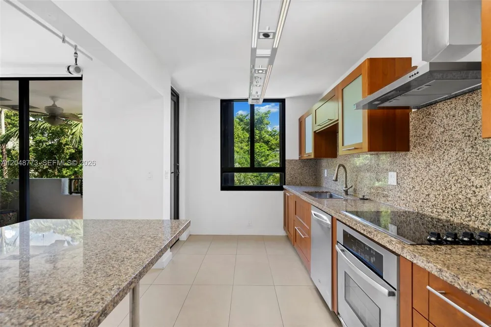 181 Crandon Blvd #301 Key Biscayne, FL 33149