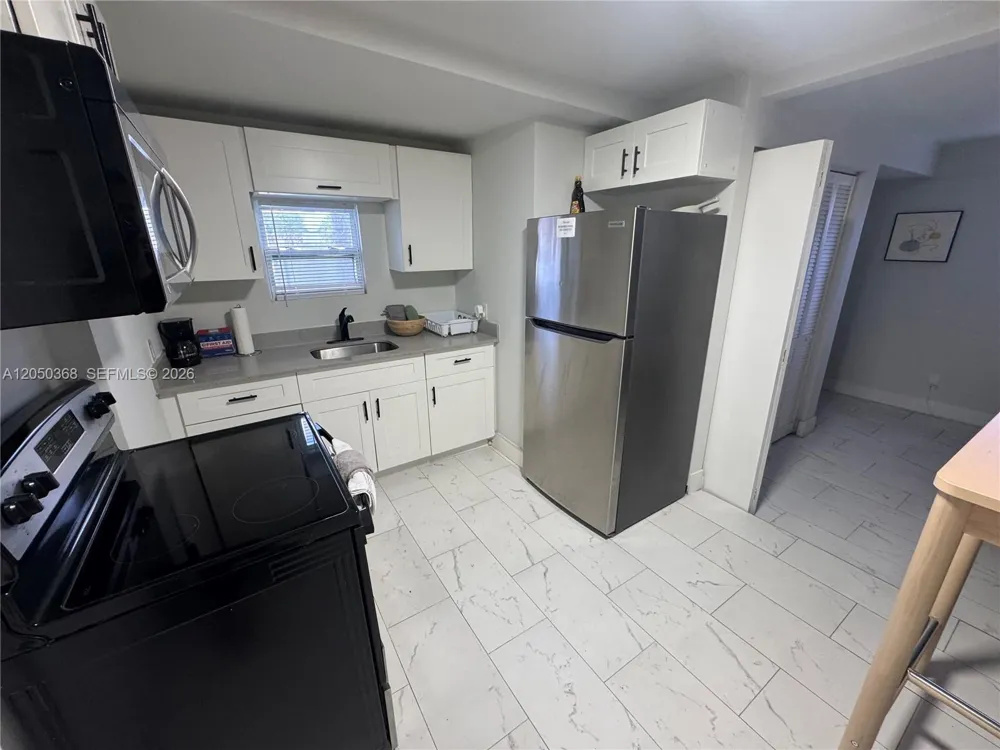2211 NW 82nd St #2 Miami, FL 33147