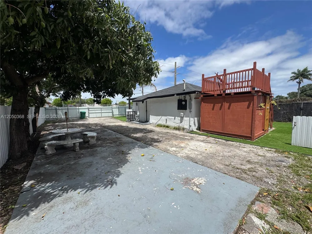 2211 NW 82nd St #2 Miami, FL 33147